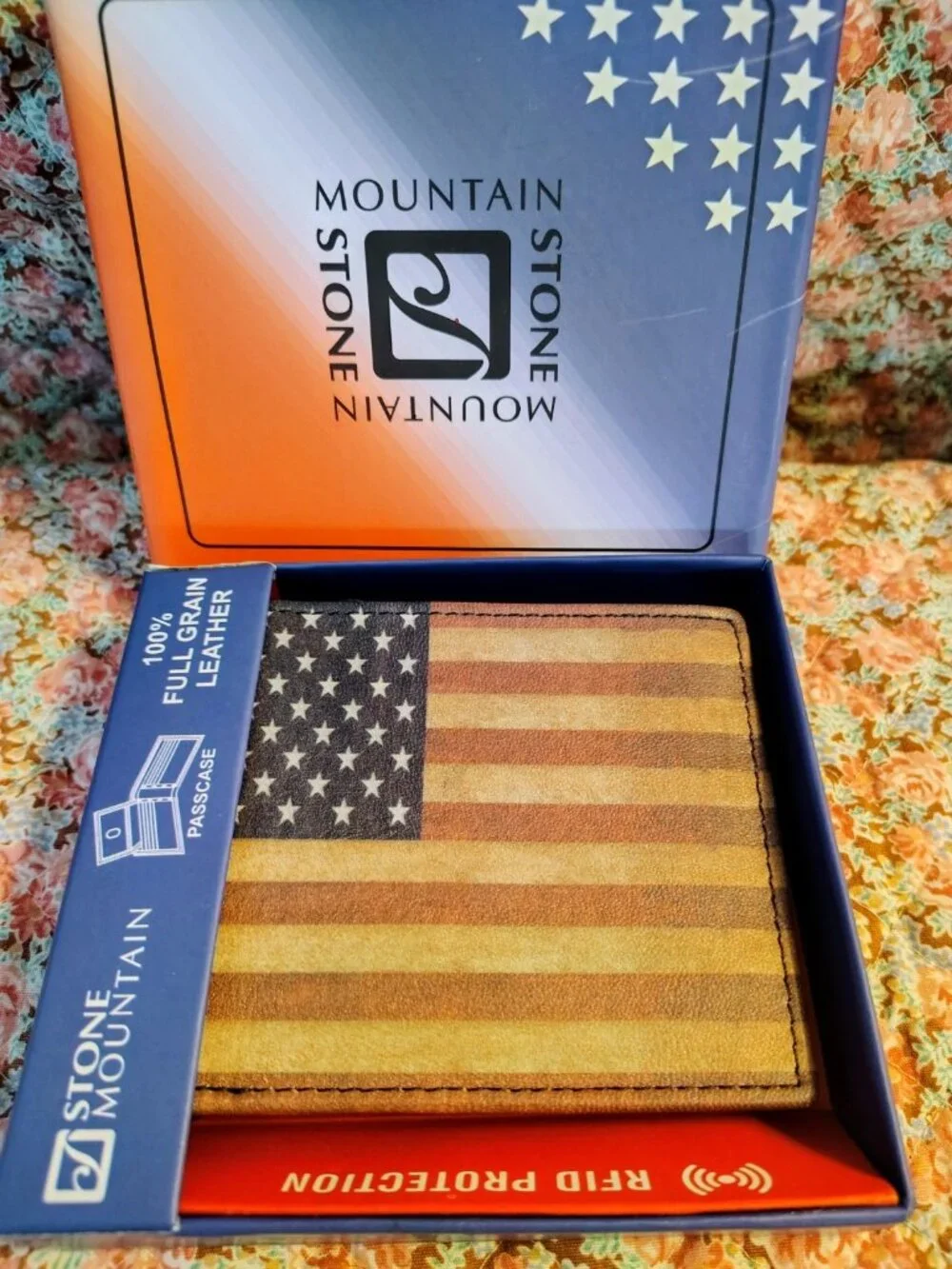 NWT Stone Mountain Men's Full Grain Leather Wallet USA Flag, MSRP $35